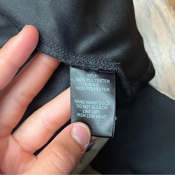 Lulu's Black and Cream Floral Romper - Picture 3 of 4